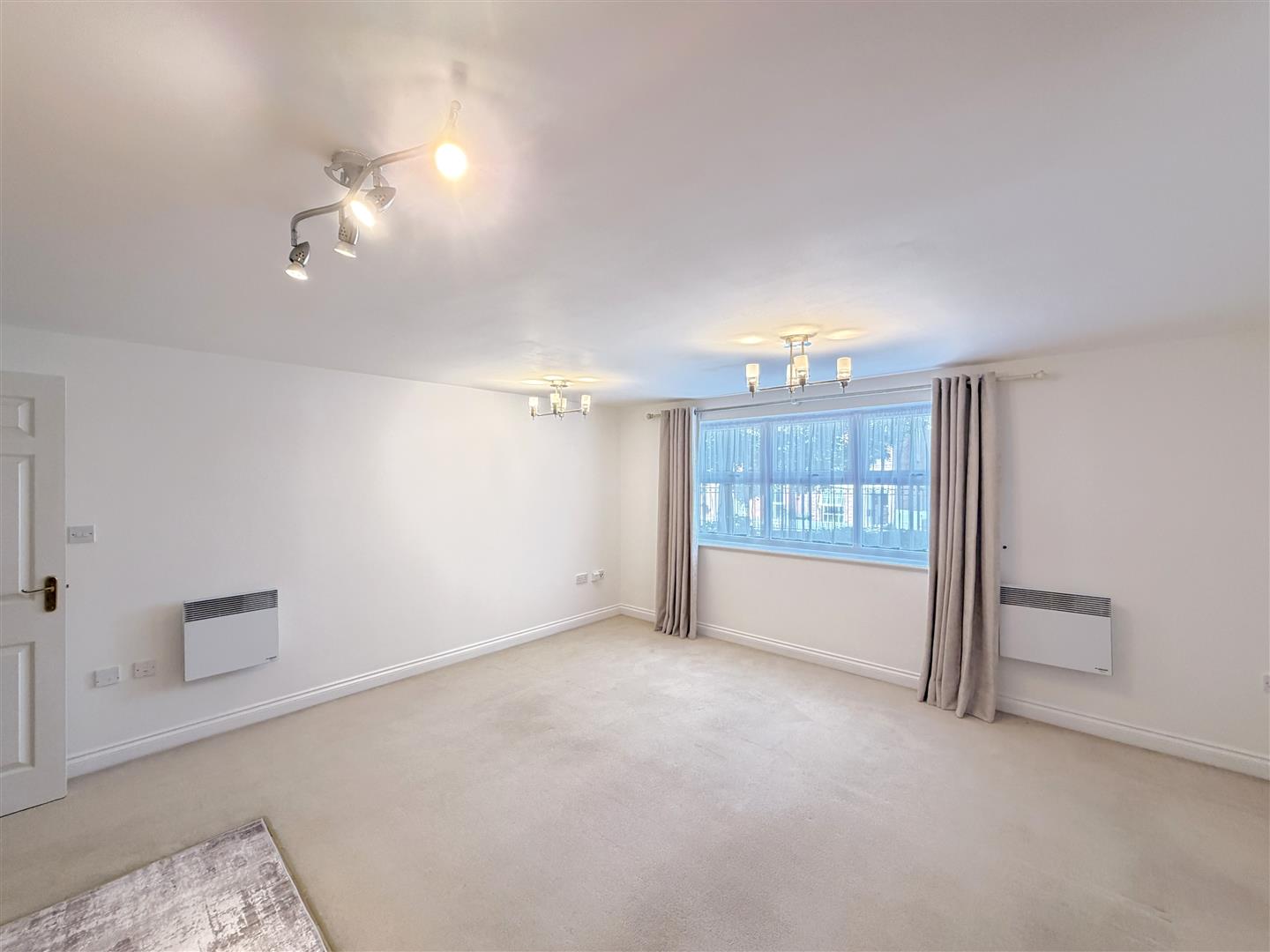 Birch Meadow Close, WARWICK 6